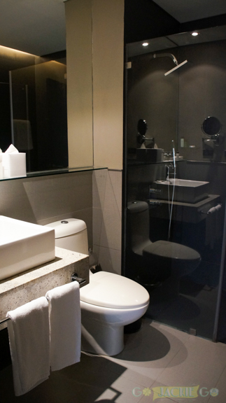 F1HotelManila_Suite_Room_Bathroom